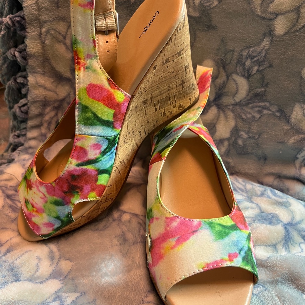 Comfort Plus by Predictions Floral Wedges